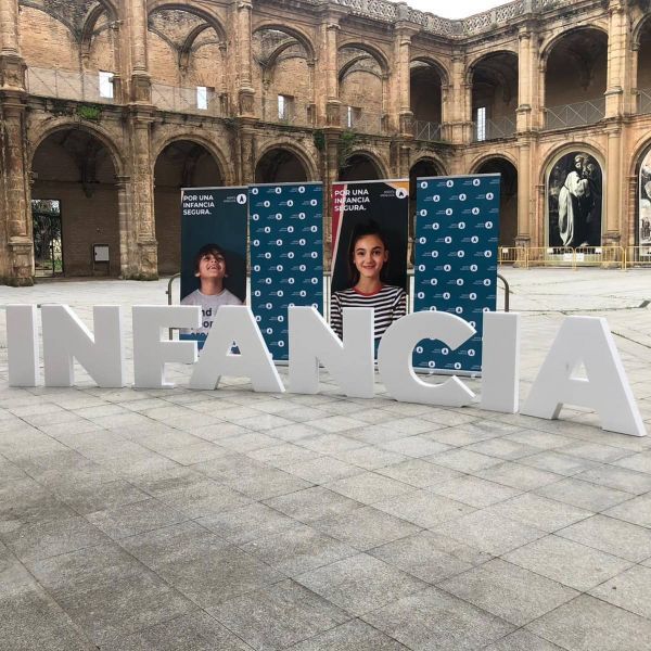 Letras de corcho plas evento sevilla corporativo jornada inserta